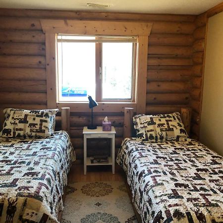 Folding Mountain B & B Fort Nelson Εξωτερικό φωτογραφία