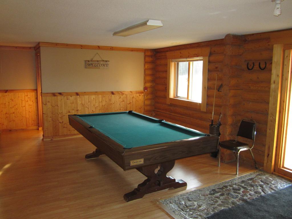 Folding Mountain B & B Fort Nelson Εξωτερικό φωτογραφία
