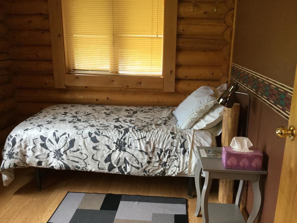 Folding Mountain B & B Fort Nelson Εξωτερικό φωτογραφία