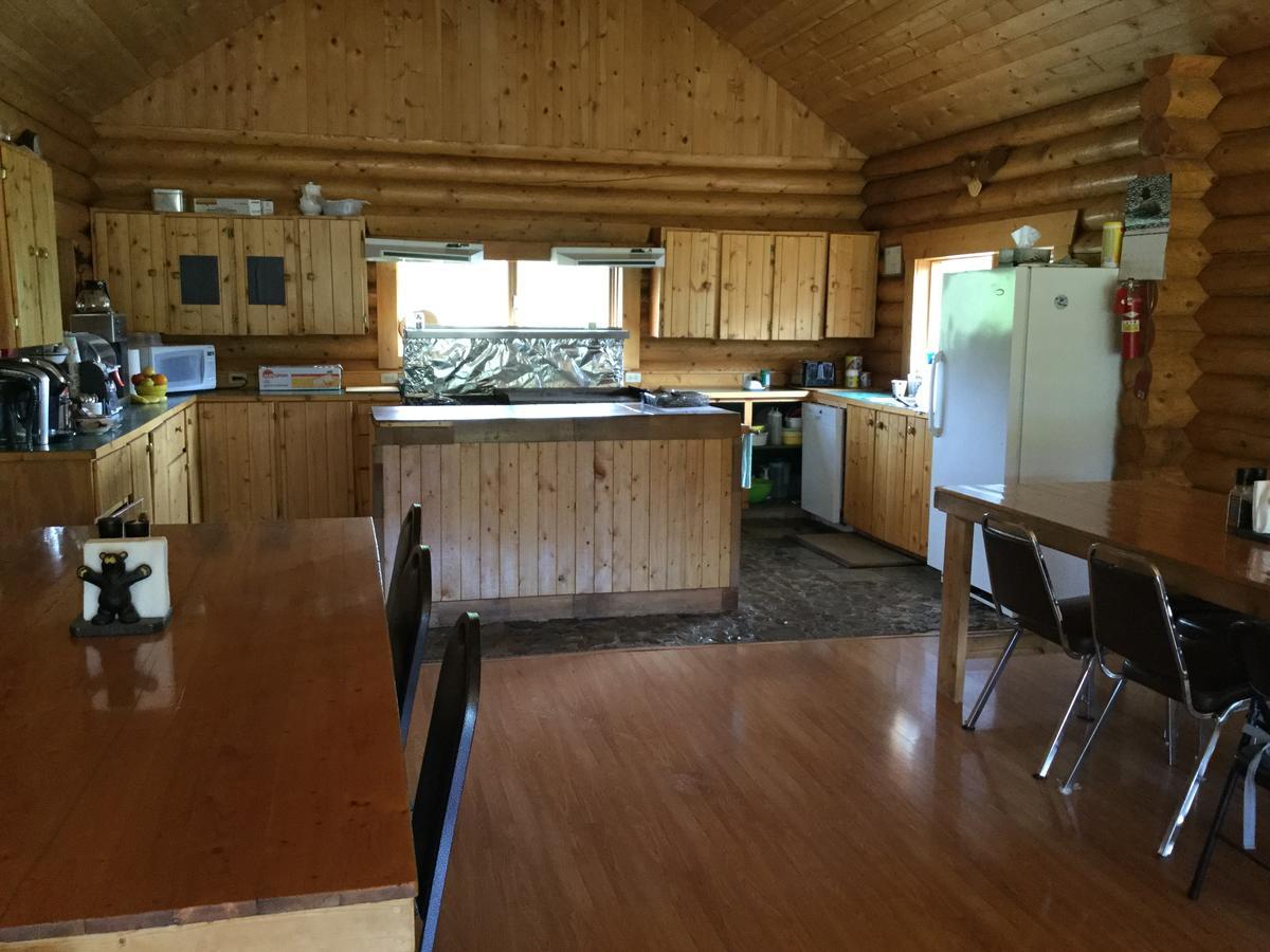 Folding Mountain B & B Fort Nelson Εξωτερικό φωτογραφία