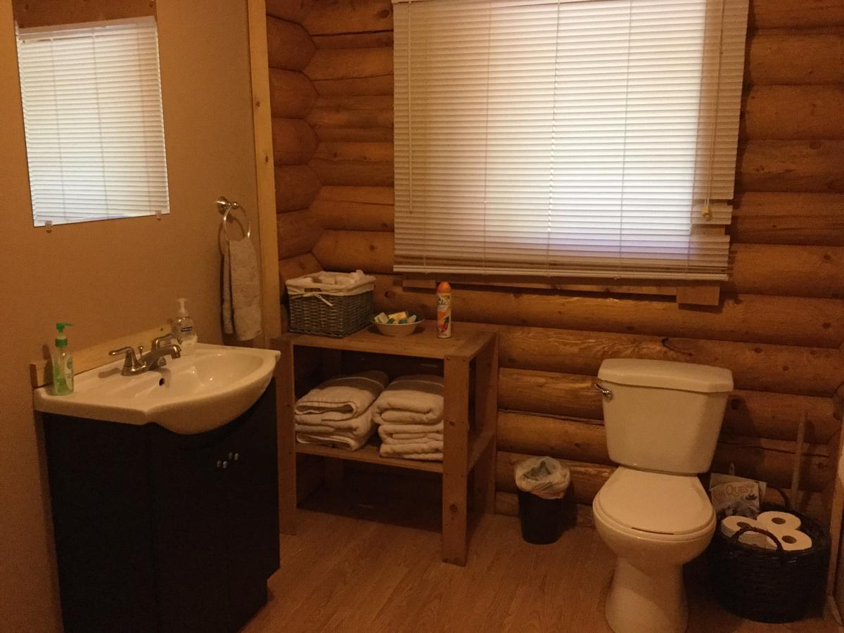 Folding Mountain B & B Fort Nelson Εξωτερικό φωτογραφία