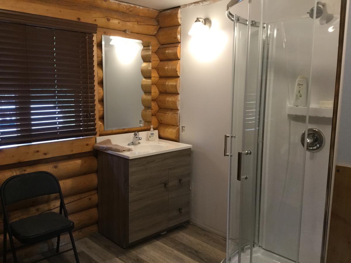 Folding Mountain B & B Fort Nelson Εξωτερικό φωτογραφία