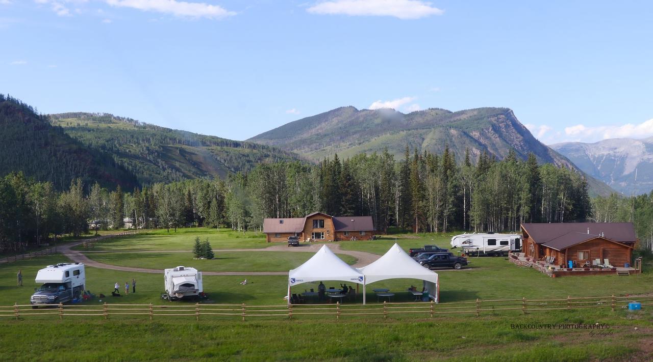 Folding Mountain B & B Fort Nelson Εξωτερικό φωτογραφία